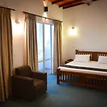 West Inn Colombo