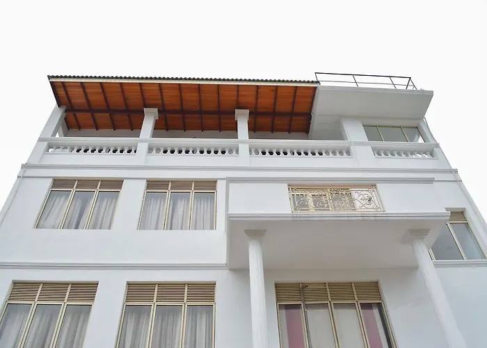 West Inn Colombo