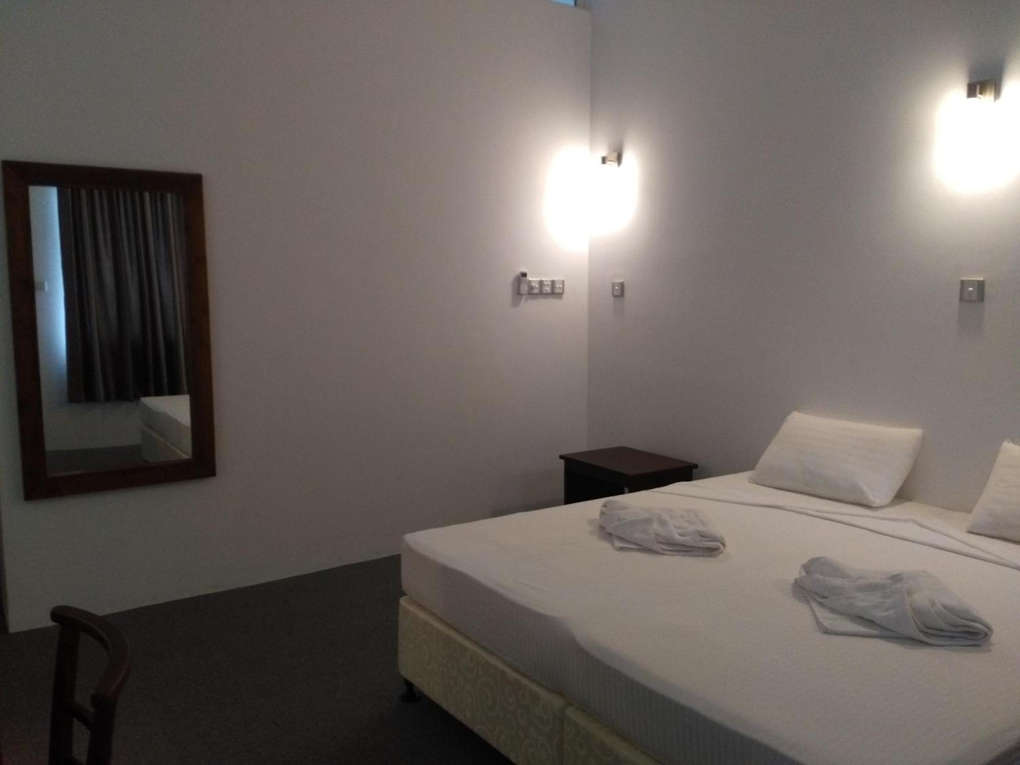 Inn West *