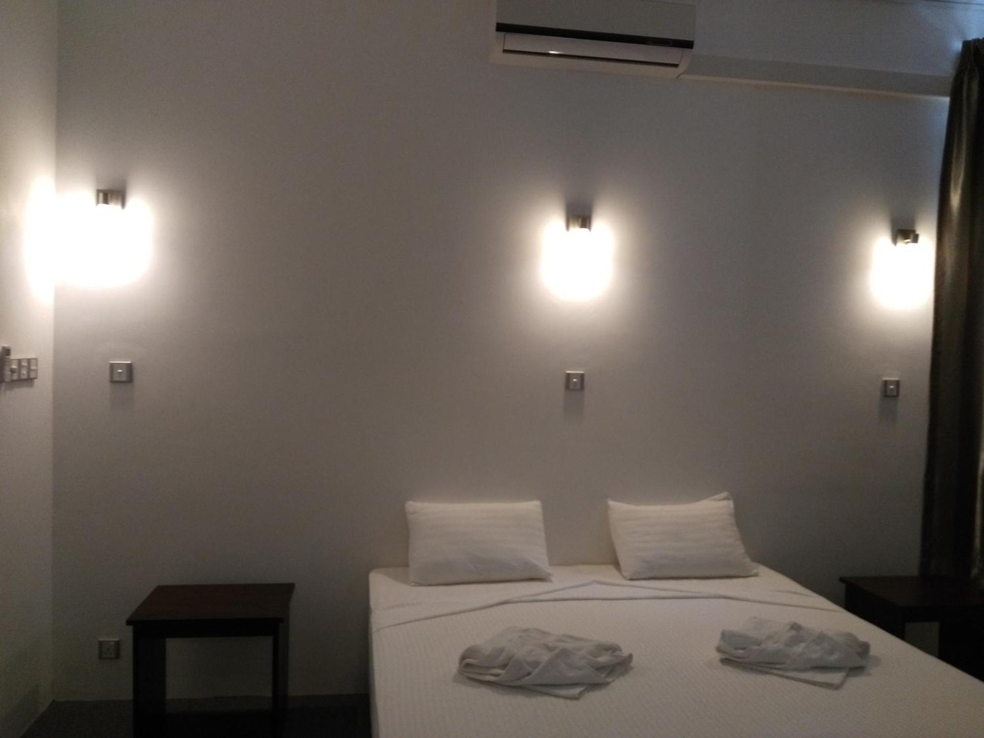 West Inn Colombo