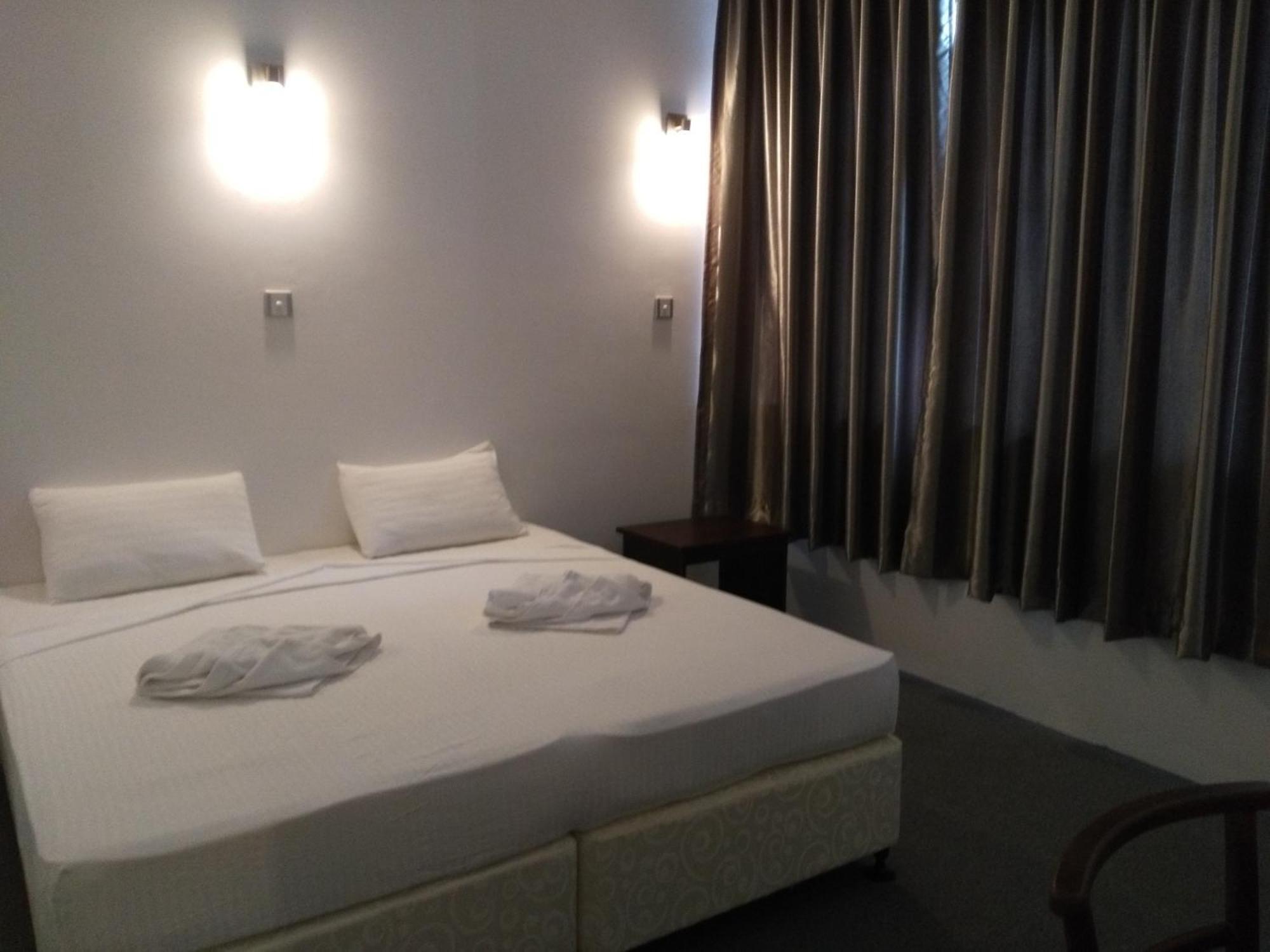 Inn West *
